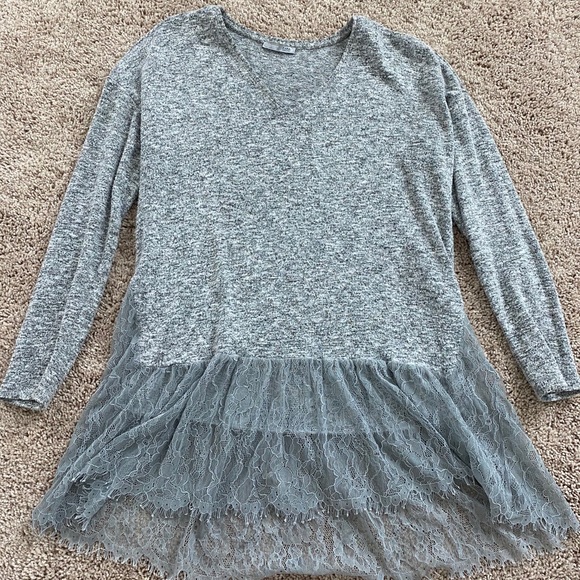 Zara Gray Sweater with Lace - Picture 2 of 7
